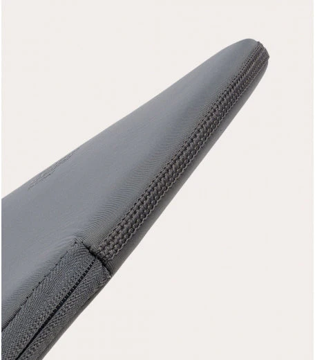 Tucano Elements Sleeve for MacBook Pro 16" - Space Grey - Image 4